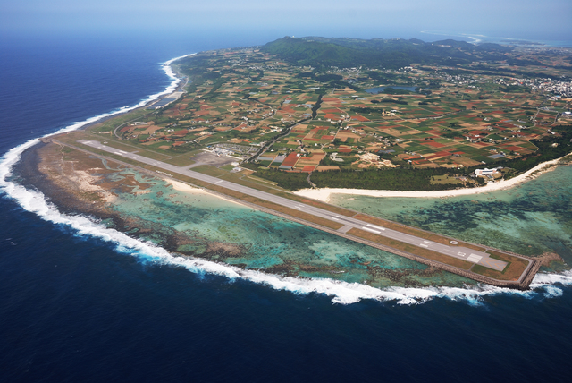 久米島空港空撮